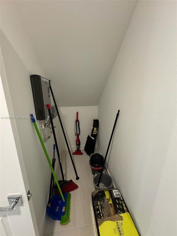 141 NE 13th Ter, Homestead, FL 33033