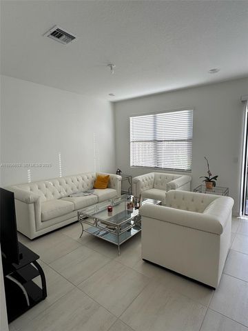 141 NE 13th Ter, Homestead, FL 33033