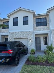141 NE 13th Ter, Homestead, FL 33033