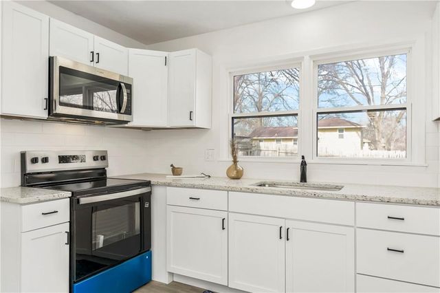 9306 E 81st Street, Raytown, MO 64138