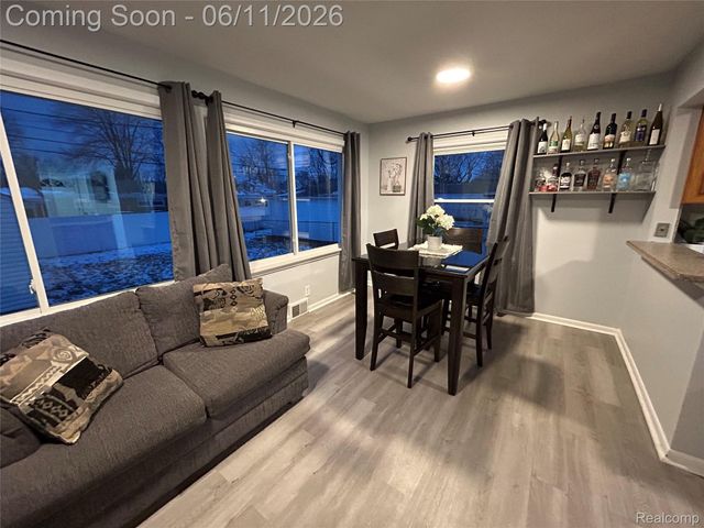21820 Downing Street, St. Clair Shores, MI 48080