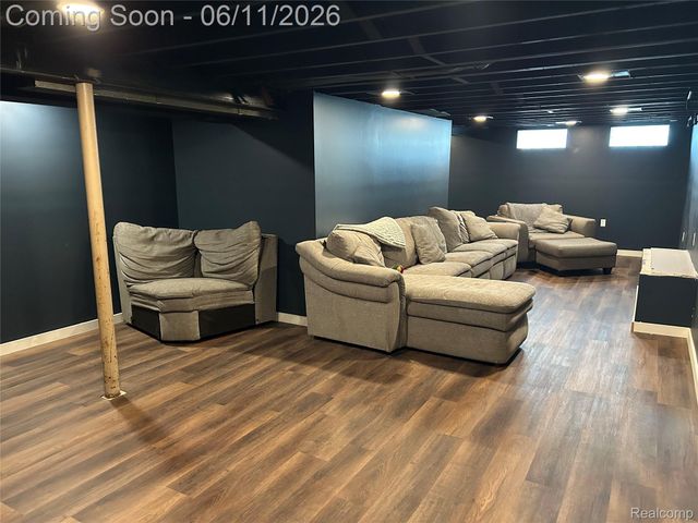 21820 Downing Street, St. Clair Shores, MI 48080