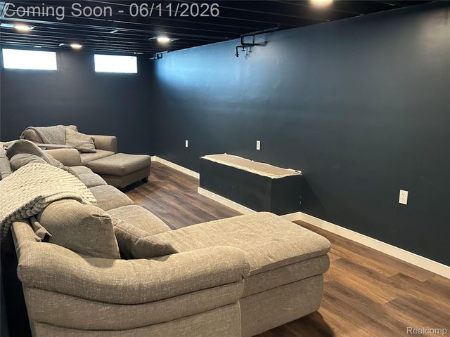 21820 Downing Street, St. Clair Shores, MI 48080