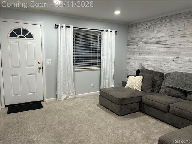 21820 Downing Street, St. Clair Shores, MI 48080