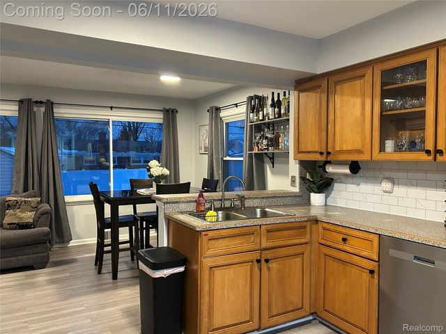 21820 Downing Street, St. Clair Shores, MI 48080