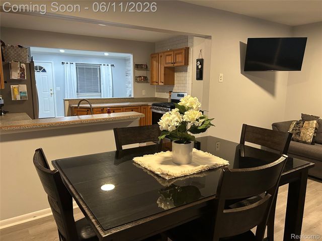 21820 Downing Street, St. Clair Shores, MI 48080