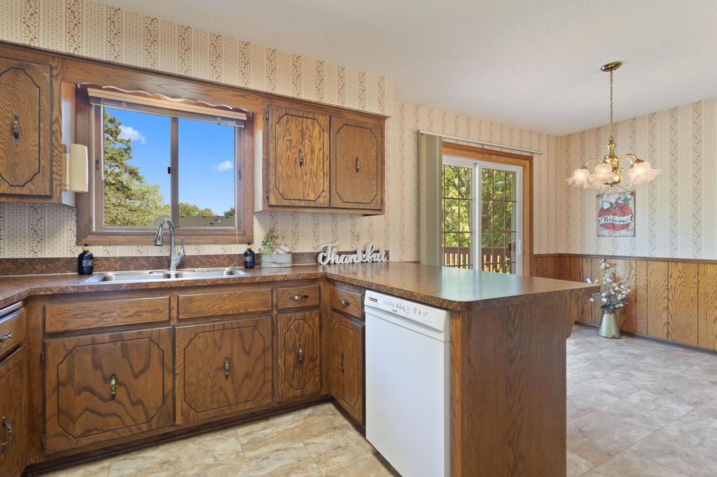 3231 116th Lane NW, Coon Rapids, MN 55433 — photo 4