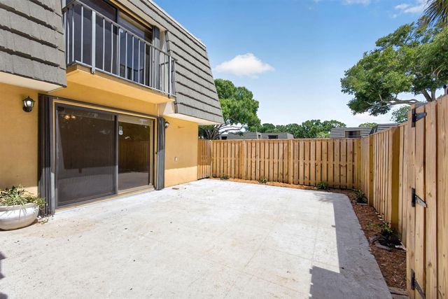 3501 35th Way, West Palm Beach, FL 33407