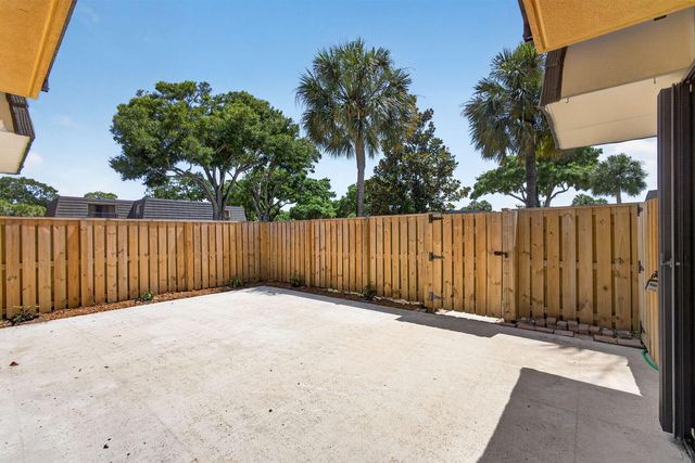 3501 35th Way, West Palm Beach, FL 33407