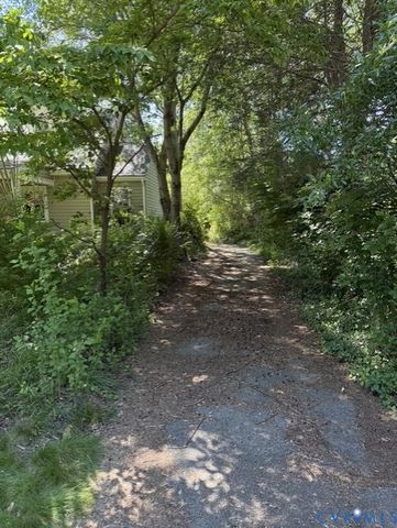 11501 Elmont Rd, Ashland, VA 23005