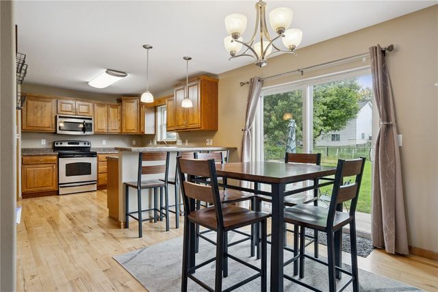 318 Crestview Drive, Center Point, IA 52213