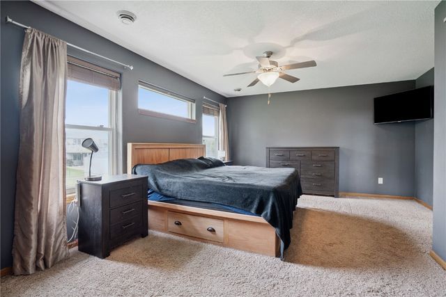 318 Crestview Drive, Center Point, IA 52213