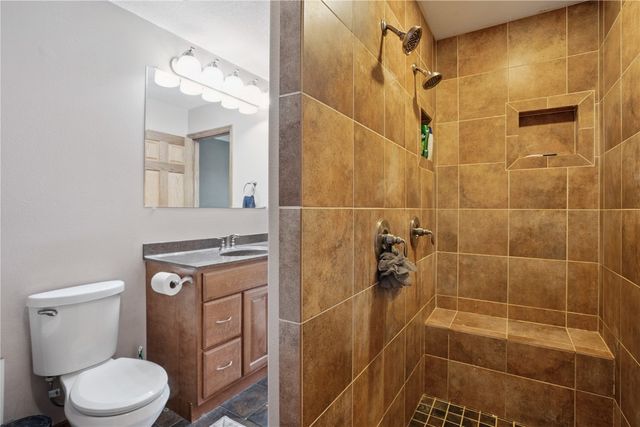 318 Crestview Drive, Center Point, IA 52213