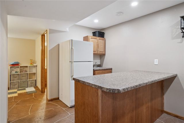 318 Crestview Drive, Center Point, IA 52213