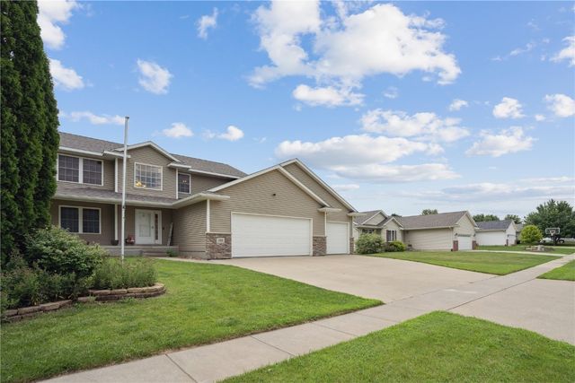 318 Crestview Drive, Center Point, IA 52213