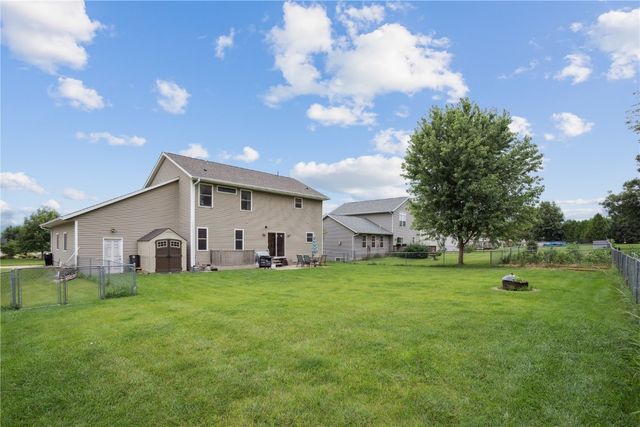 318 Crestview Drive, Center Point, IA 52213