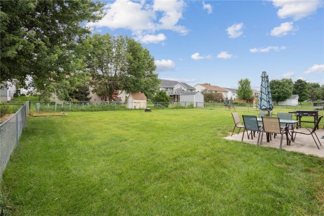 318 Crestview Drive, Center Point, IA 52213