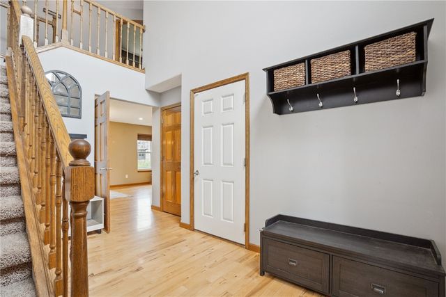 318 Crestview Drive, Center Point, IA 52213