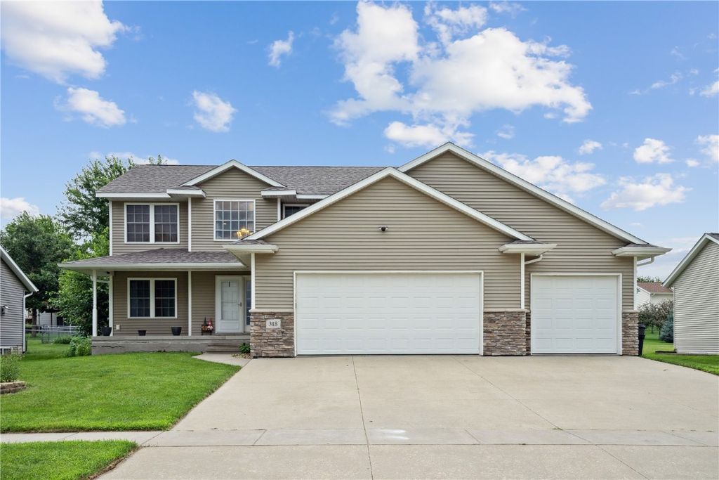 318 Crestview Drive, Center Point, IA 52213