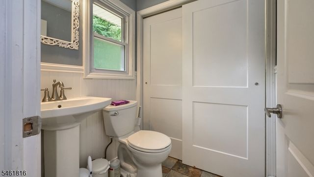 18 Maple Rd, Ringwood Boro, NJ 07456