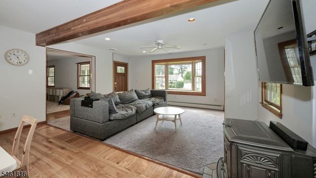 18 Maple Rd, Ringwood Boro, NJ 07456
