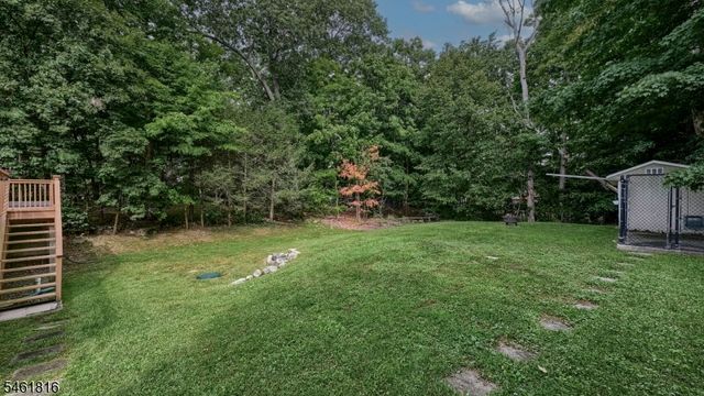 18 Maple Rd, Ringwood Boro, NJ 07456