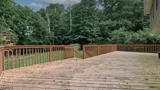 18 Maple Rd, Ringwood Boro, NJ 07456
