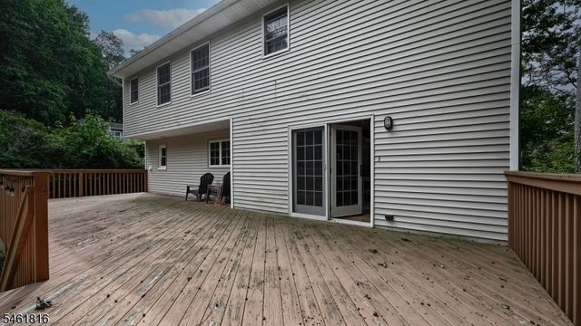 18 Maple Rd, Ringwood Boro, NJ 07456