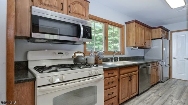 18 Maple Rd, Ringwood Boro, NJ 07456
