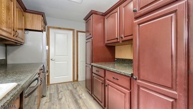 18 Maple Rd, Ringwood Boro, NJ 07456