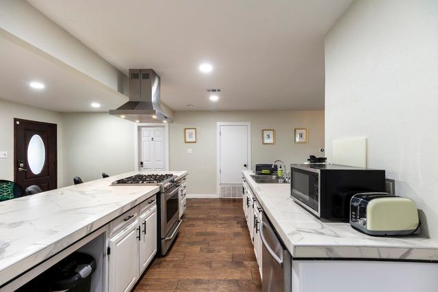 1707 Deerfield DR, Austin, TX 78741