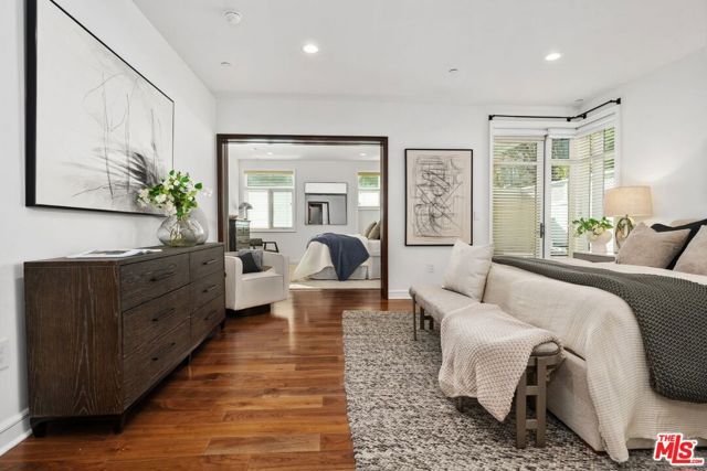 447 N Doheny Drive 102, Beverly Hills, CA 90210