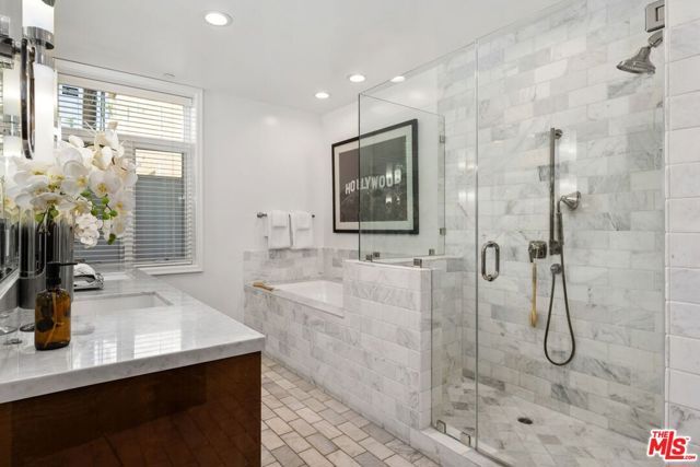 447 N Doheny Drive 102, Beverly Hills, CA 90210