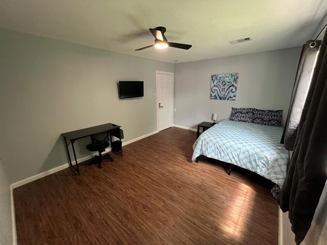 1005 Bank Drive, Houston, TX 77547