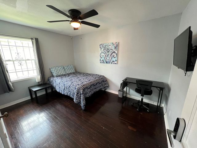 1005 Bank Drive, Houston, TX 77547