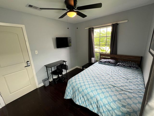 1005 Bank Drive, Houston, TX 77547