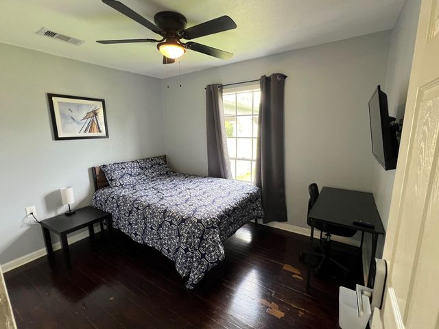 1005 Bank Drive, Houston, TX 77547