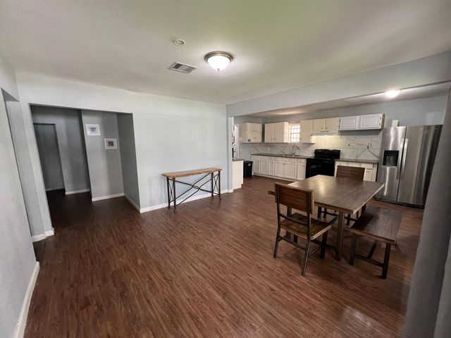 1005 Bank Drive, Houston, TX 77547