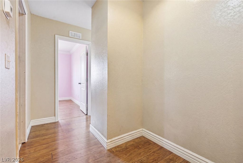567 Dutchman Avenue, Henderson, NV 89011 — photo 4