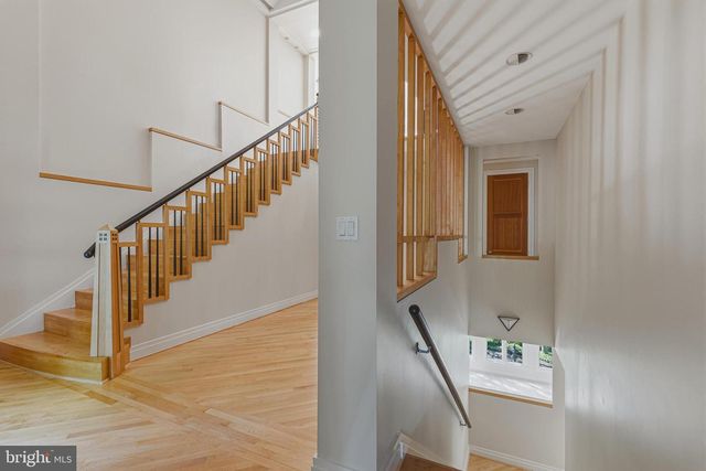 3190 N WOODROW ST, Arlington, VA 22207