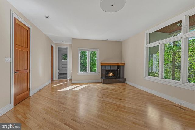 3190 N WOODROW ST, Arlington, VA 22207