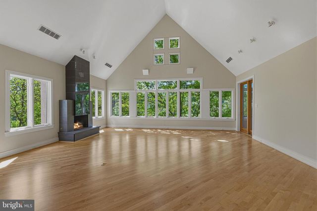3190 N WOODROW ST, Arlington, VA 22207