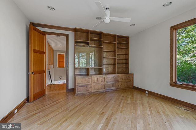 3190 N WOODROW ST, Arlington, VA 22207