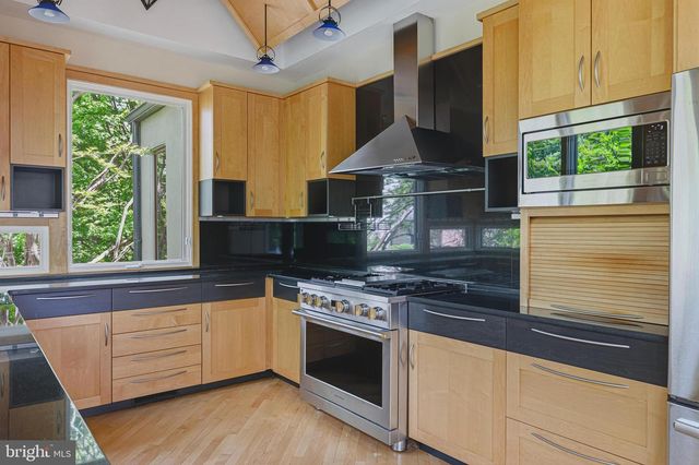 3190 N WOODROW ST, Arlington, VA 22207