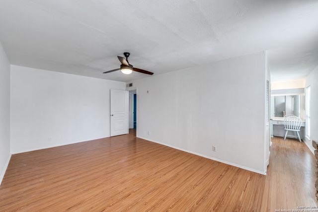 6814 Neston Dr, San Antonio, TX 78239