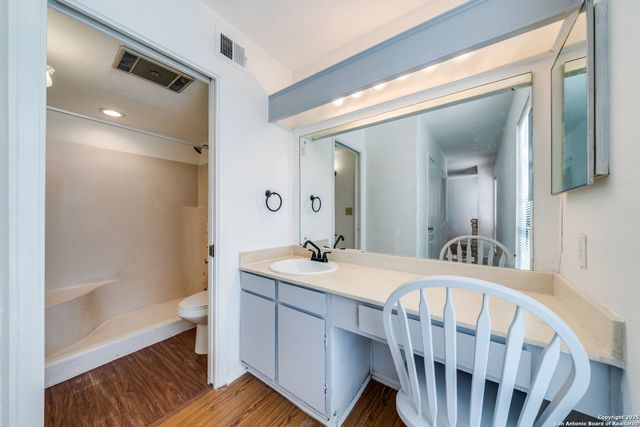 6814 Neston Dr, San Antonio, TX 78239