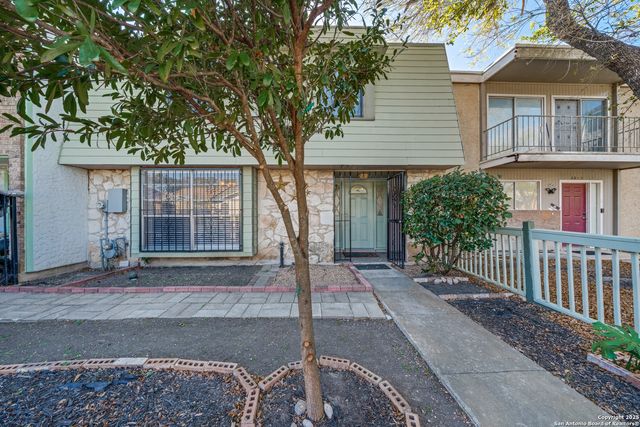 6814 Neston Dr, San Antonio, TX 78239