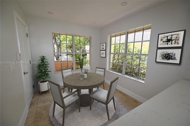 2125 Harbor Way, Weston, FL 33326