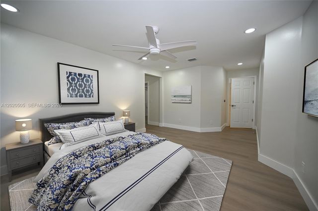 2125 Harbor Way, Weston, FL 33326