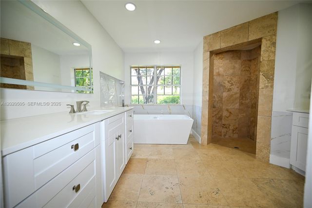 2125 Harbor Way, Weston, FL 33326